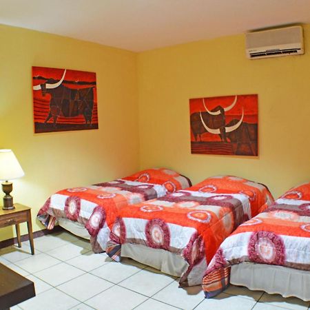 צ'יננדגה Hotel Plaza Cosiguina מראה חיצוני תמונה