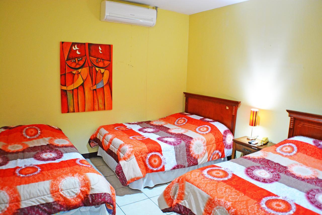 צ'יננדגה Hotel Plaza Cosiguina מראה חיצוני תמונה